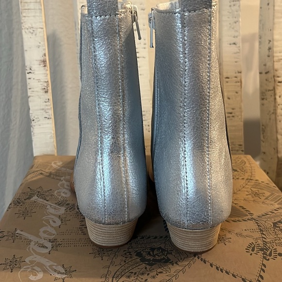 NWB!! Free People Bowers boot - Picture 2 of 4